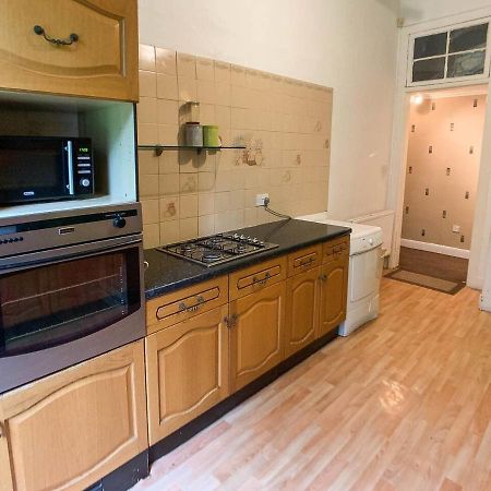 Large Glasgow South Family Home - Free Parking Екстер'єр фото