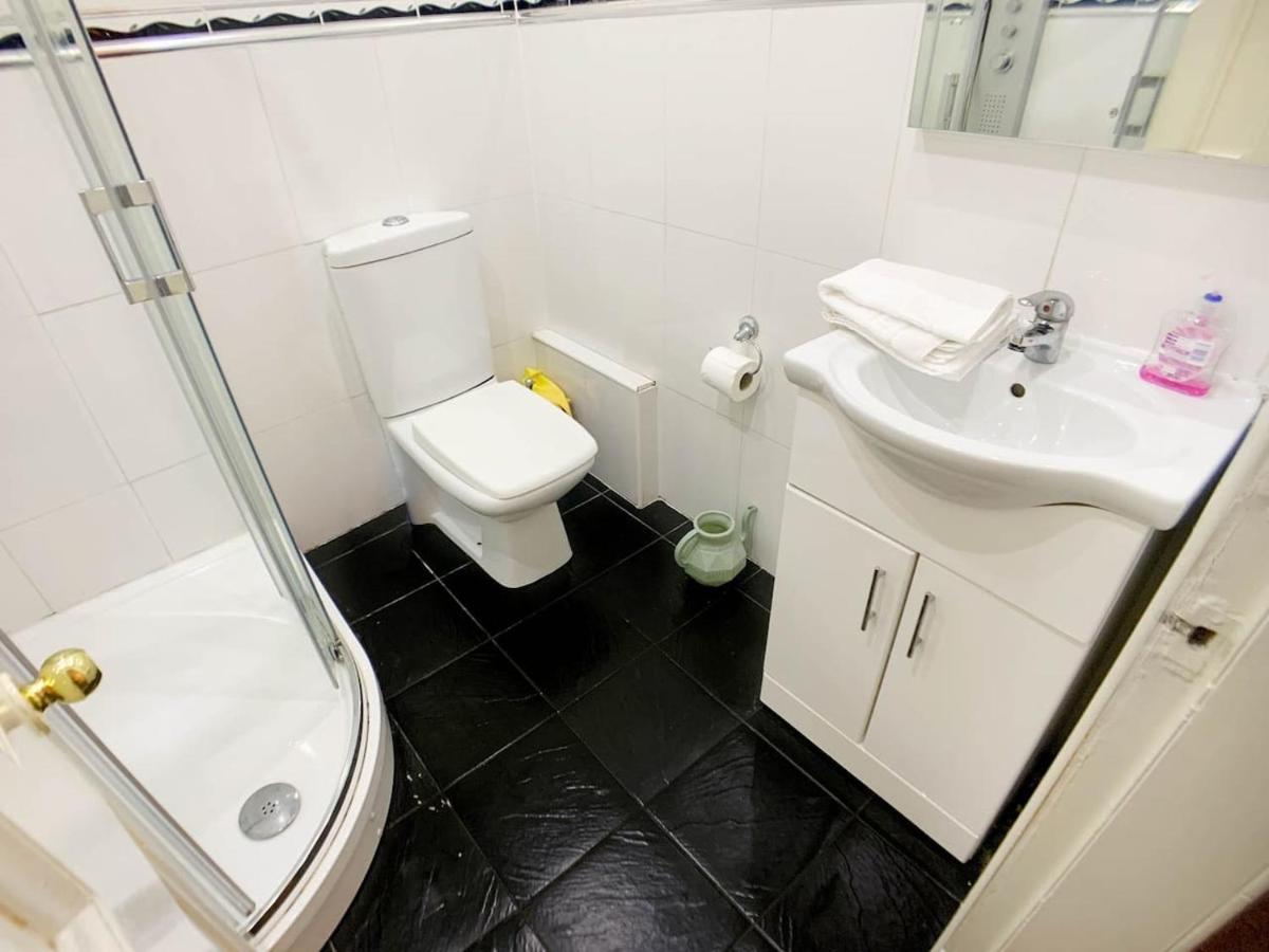 Large Glasgow South Family Home - Free Parking Екстер'єр фото