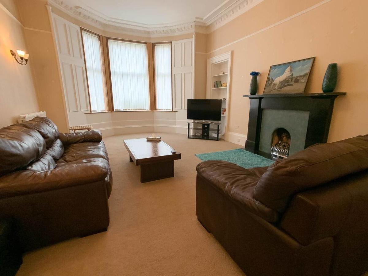 Large Glasgow South Family Home - Free Parking Екстер'єр фото