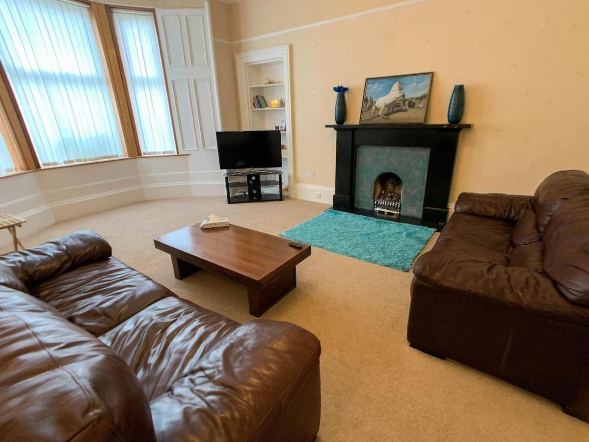 Large Glasgow South Family Home - Free Parking Екстер'єр фото