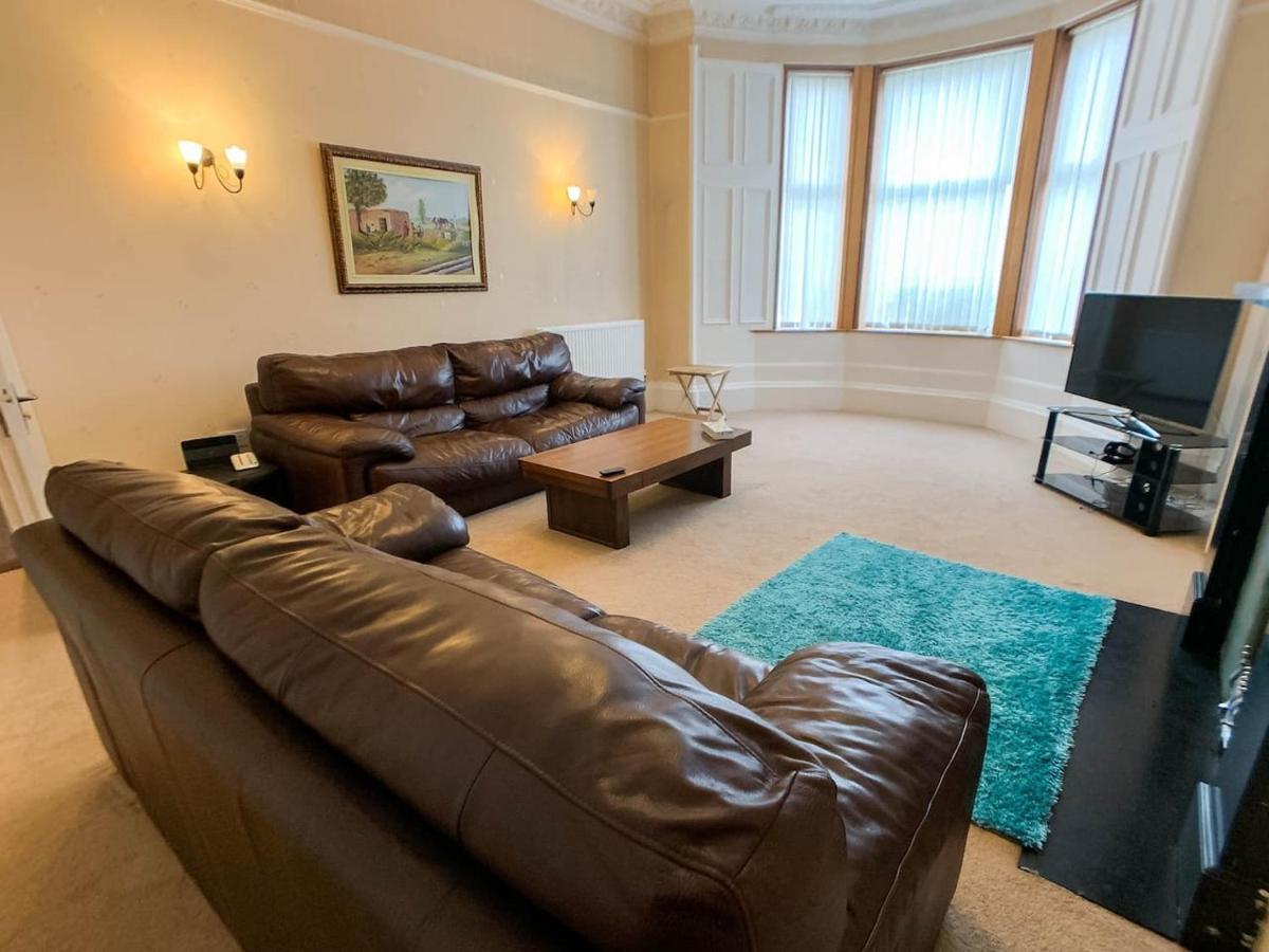 Large Glasgow South Family Home - Free Parking Екстер'єр фото