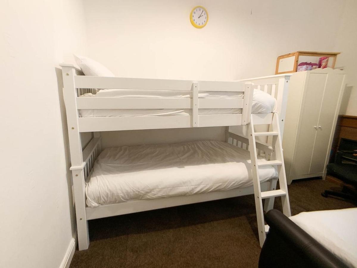 Large Glasgow South Family Home - Free Parking Екстер'єр фото