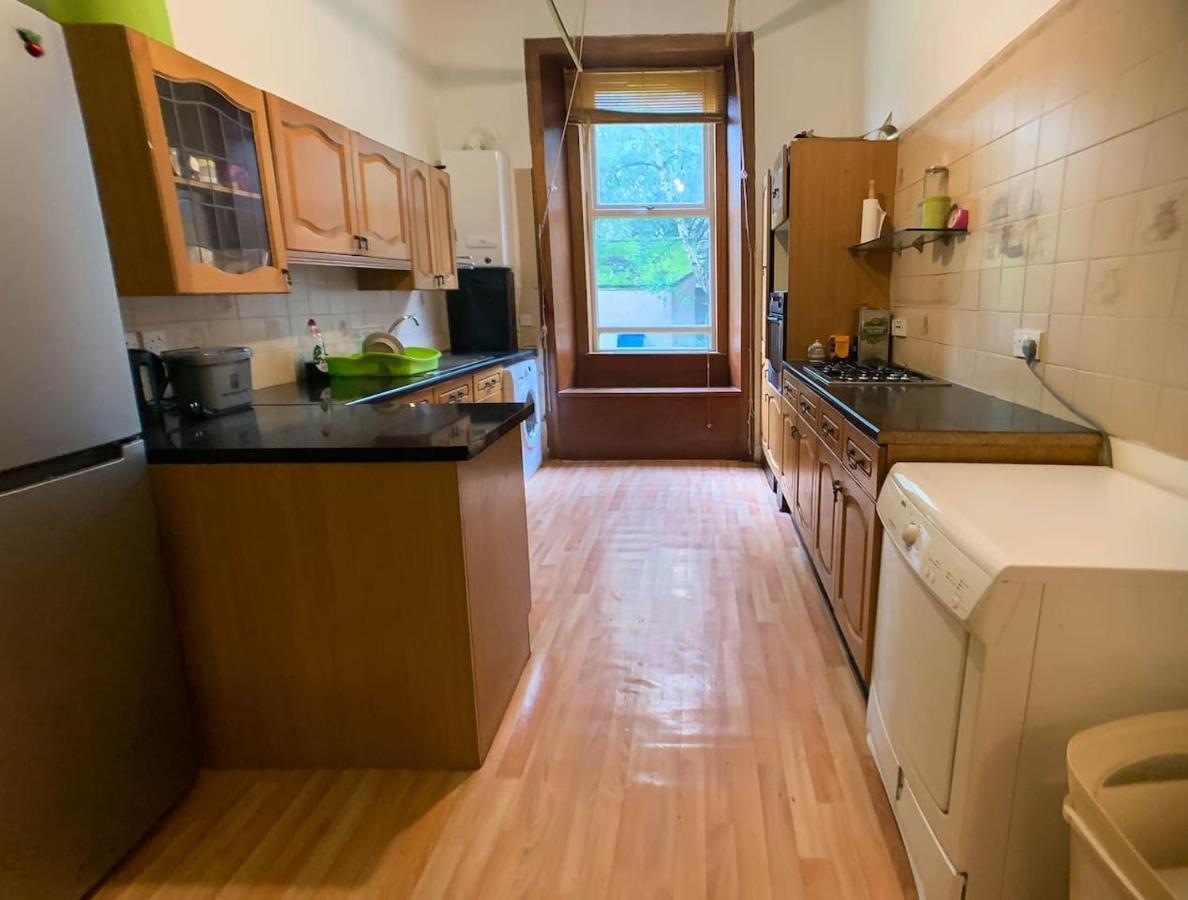 Large Glasgow South Family Home - Free Parking Екстер'єр фото