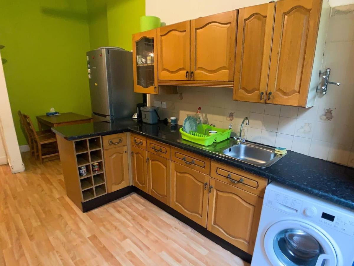 Large Glasgow South Family Home - Free Parking Екстер'єр фото