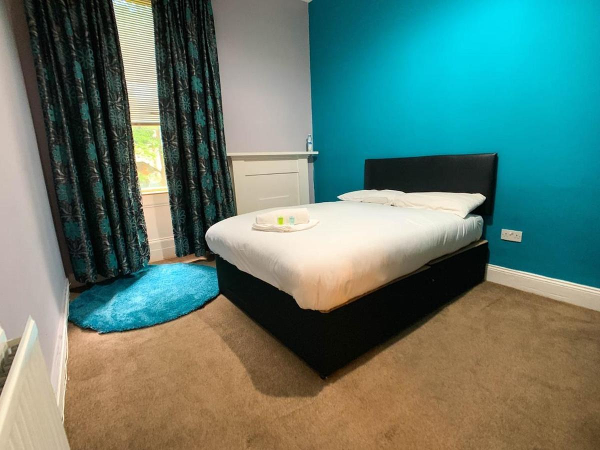 Large Glasgow South Family Home - Free Parking Екстер'єр фото