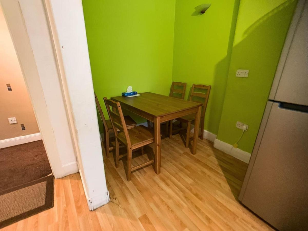 Large Glasgow South Family Home - Free Parking Екстер'єр фото